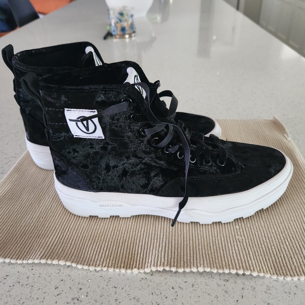 Black High-Top Vans Crushed Velvet Sentry Hi WC Lace Ups Mens 8.5 Womens 10